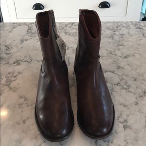 New with Tags Frye Melissa short boot 8.5 brown